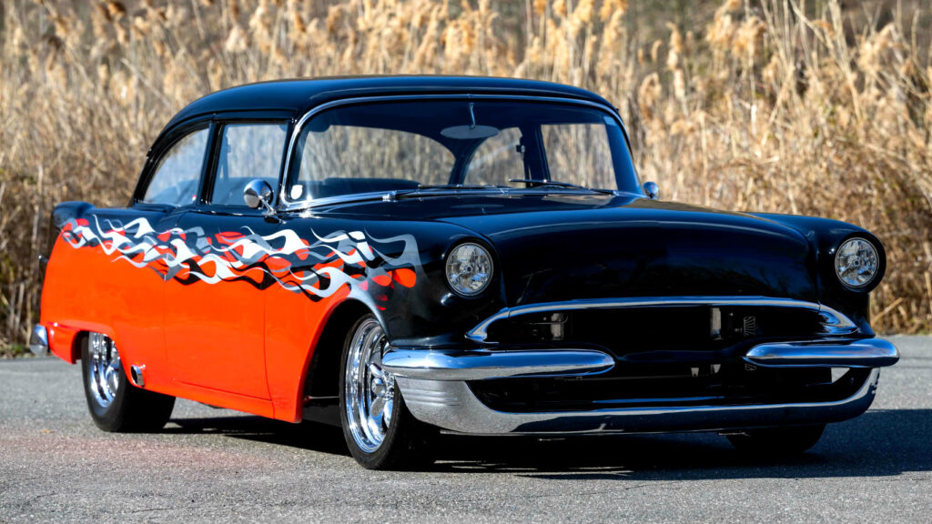 Легендарний Pontiac Chieftain 1955: V8 без пощади повернувся 2