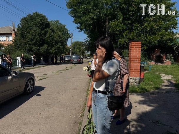 Шок! Свавілля у Глинянах: село прощається з братами-жертвами. 8