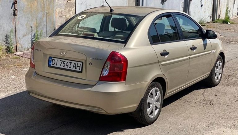 Hyundai Accent 2008: новий автомобіль з мінімальним пробігом продається в Україні 10