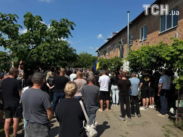 Шок! Свавілля у Глинянах: село прощається з братами-жертвами. 2