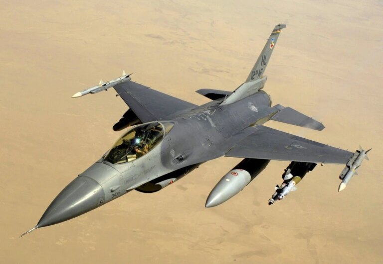 В Румунії F-16 вперше збив дрон, який залетів у повітряний простір країни 24