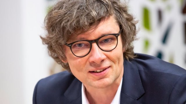 Штучний інтелект: Технології майбутнього чи нова цифрова пандемія? Прорив, що лякає світ! 13