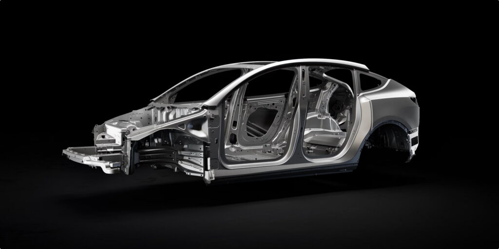 Tesla Model Y L: довший, з третім рядом. Чи виправдає ціну 2