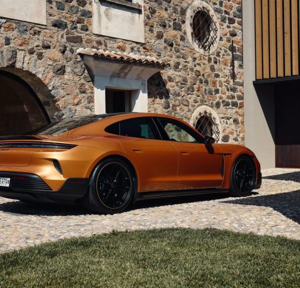 Porsche несе відповідальність за 6000 скорочень, але оплатять їх інші