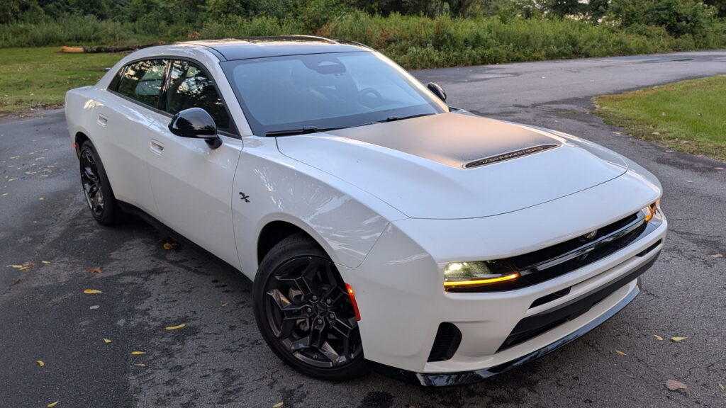 Dodge повертає гроші за потужність Charger: 10 доларів за "конячку" 1