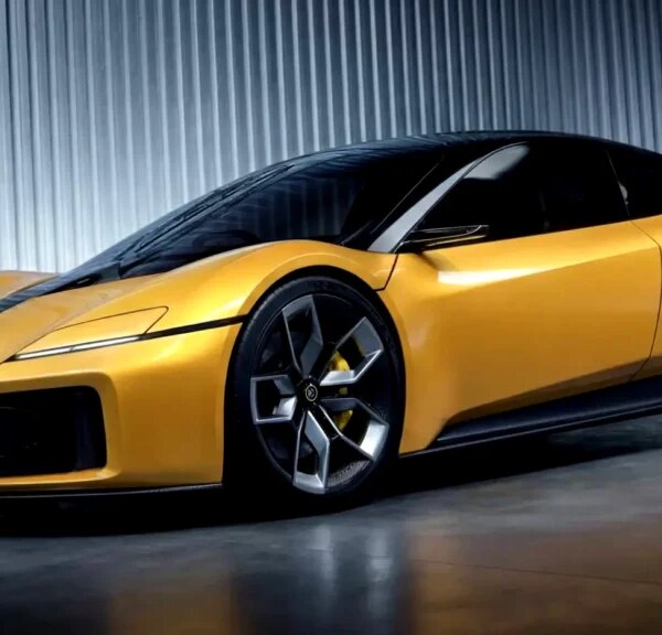 Lotus V8 отримав дверцята-«суїциди» від RX-8 та компонування 2+2