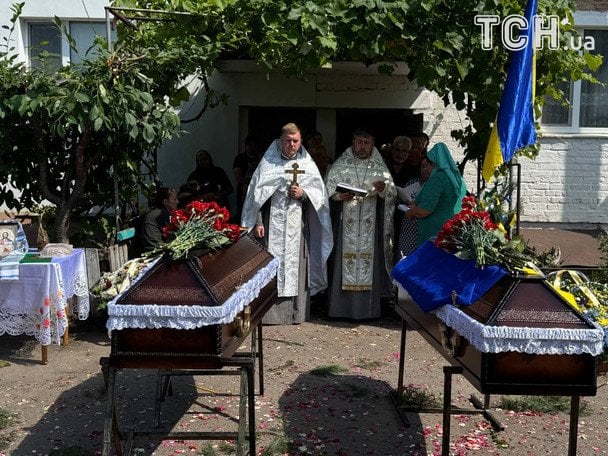 Шок! Свавілля у Глинянах: село прощається з братами-жертвами. 1