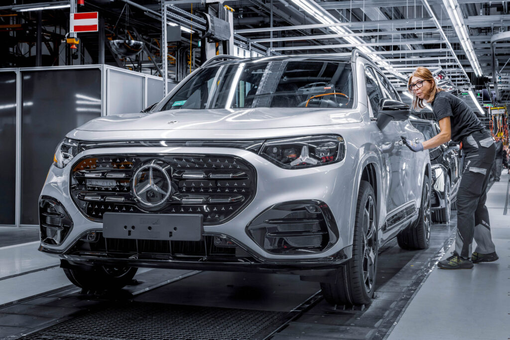 Mercedes обирає Угорщину для нового заводу: зарплати втричі нижчі 4