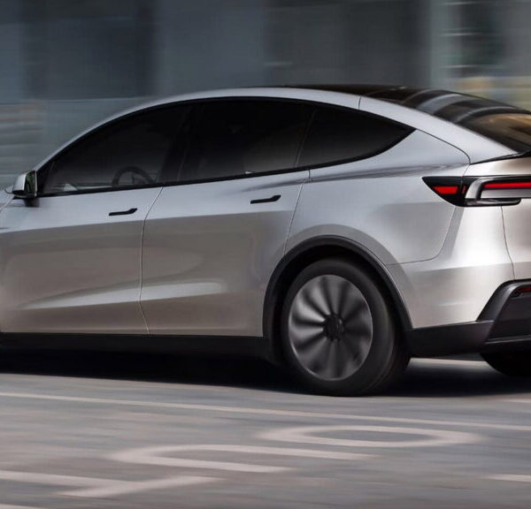 Tesla Model Y L: довший, з третім рядом. Чи виправдає&hellip;