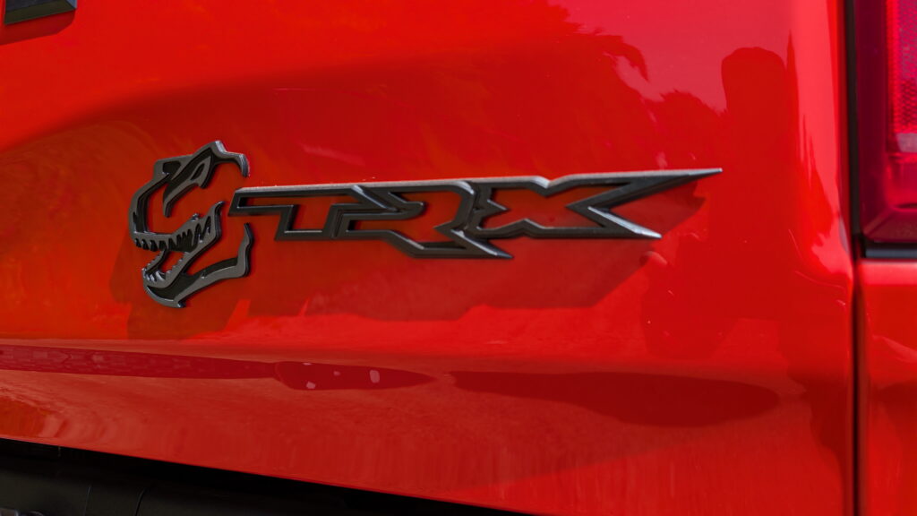 Ram V8 SRT TRX: 26 тисяч доларів за марнотратство, яке все ж зваблює 14