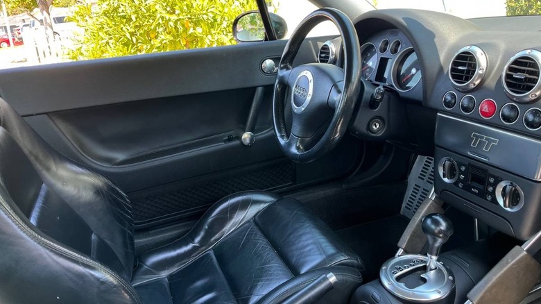 Audi TT 2004: Безцінний шедеврBauhaus за $6,900 4