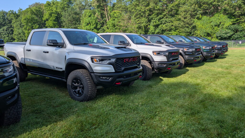 Ram V8 SRT TRX: 26 тисяч доларів за марнотратство, яке все ж зваблює 12