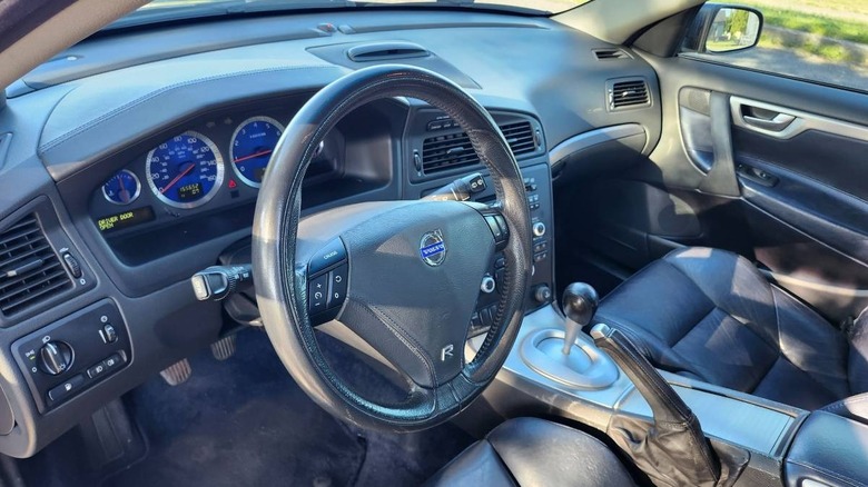 Volvo V70R 2004: за $16,000 це буде "культовий" автомобіль? 3