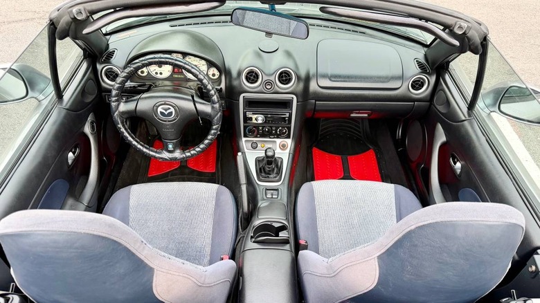 Mazda Miata 2003: Свіжа угода за $10,800 чи ні? 3