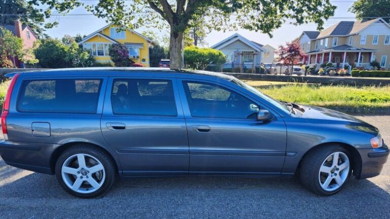 Volvo V70R 2004: за $16,000 це буде "культовий" автомобіль? 9