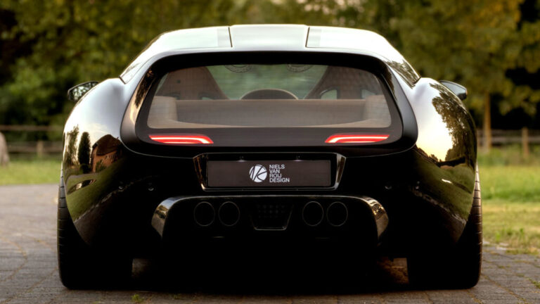 Ferrari з крилами-метеликами: задня дверцята відкриває нову еру 1