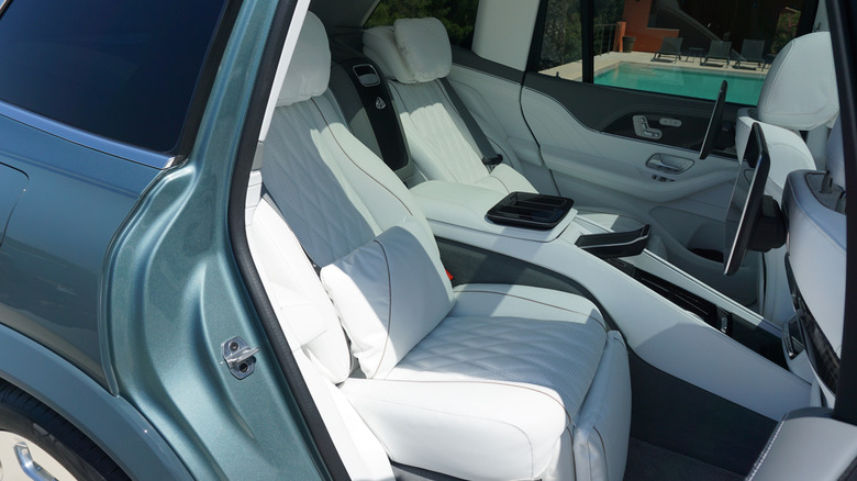 Mercedes-Maybach GLS680 2027: ще зухваліший оновлення позашляховика 5