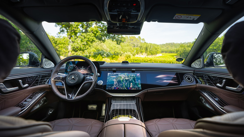 Mercedes-Maybach S580 2027: ультра-люкс седан проти світу позашляховиків 5