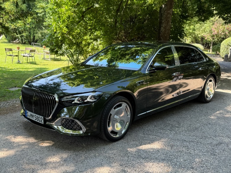 Mercedes-Maybach S580 2027: ультра-люкс седан проти світу позашляховиків 12 Mercedes-Maybach S580 2027: ультра-люкс седан проти світу позашляховиків 12