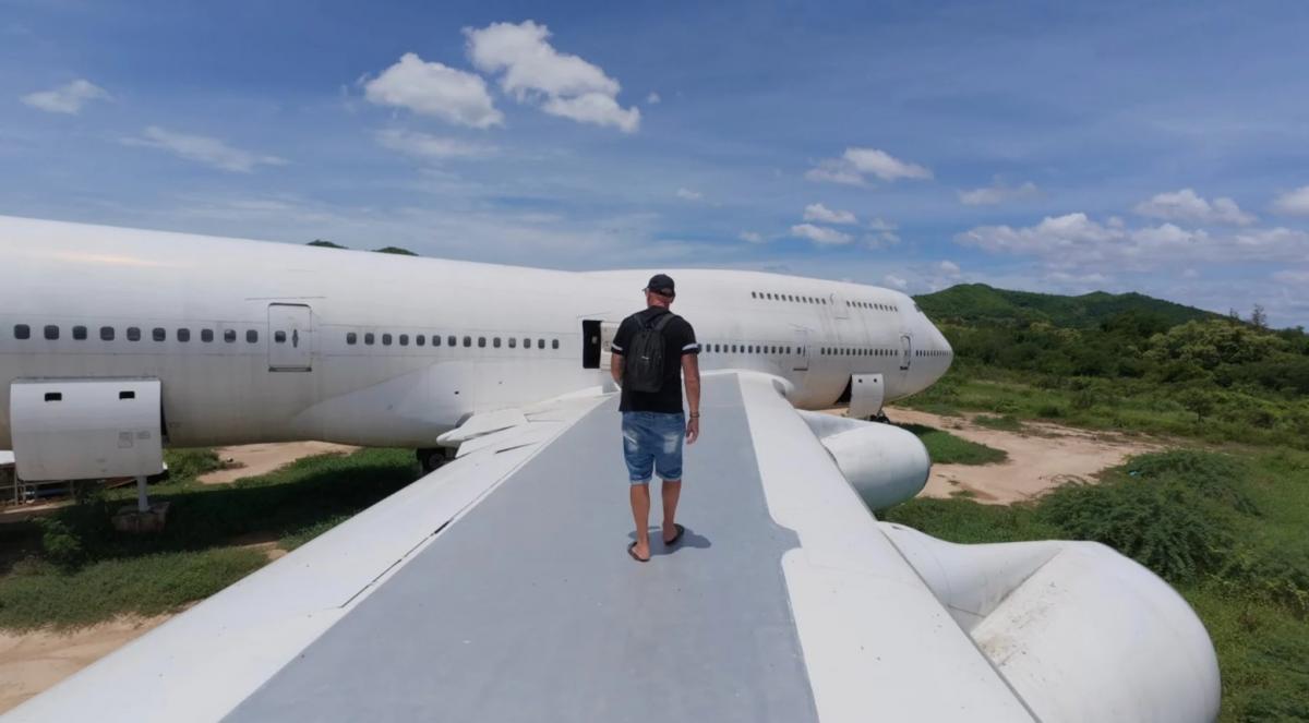 На полі в Таїланді три роки стоїть покинутий Boeing 747: як він там опинився 3