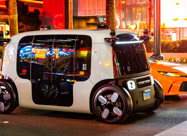 Бомба Новини 33 Waymo: Пасажири сплять, бруднять і народжують у роботаксі