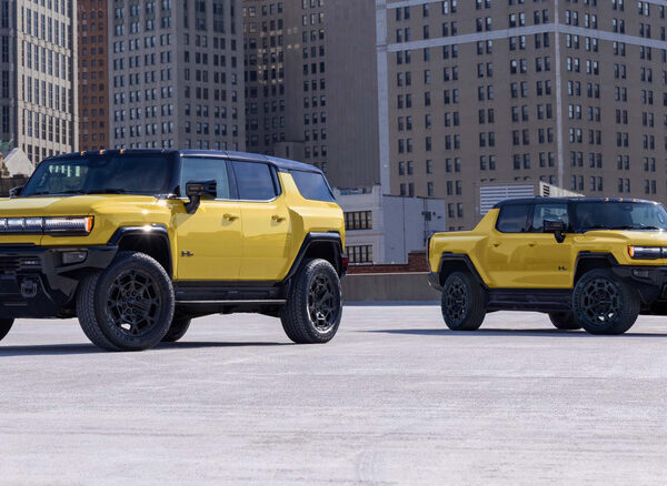 Бомба Новини 33 Hummer святкує 25 років: ювілейний електричний гігант