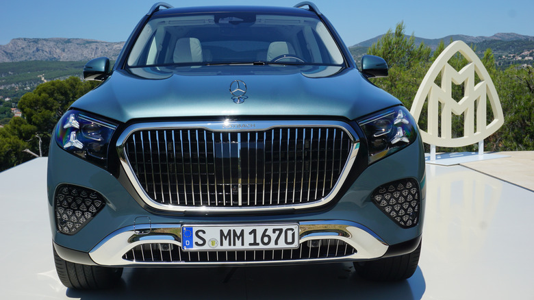 Mercedes-Maybach GLS680 2027: ще зухваліший оновлення позашляховика 2