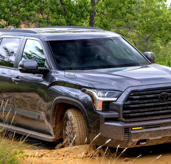 Toyota Sequoia 2027: велетень з екранами та позашляховою версією Trailhunter