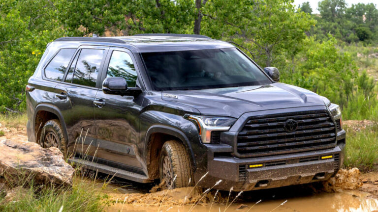 Toyota Sequoia 2027: велетень з екранами та позашляховою версією Trailhunter 3