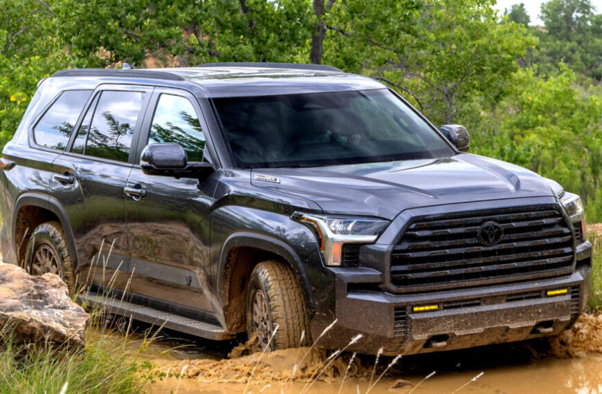 Toyota Sequoia 2027: велетень з екранами та позашляховою версією Trailhunter