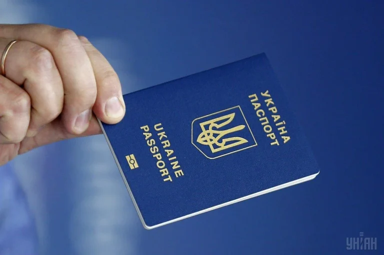 Консульства припинять обслуговувати чоловіків без військово-облікових документів, - постанова Кабміну 23 Консульства припинять обслуговувати чоловіків без військово-облікових документів, - постанова Кабміну 19