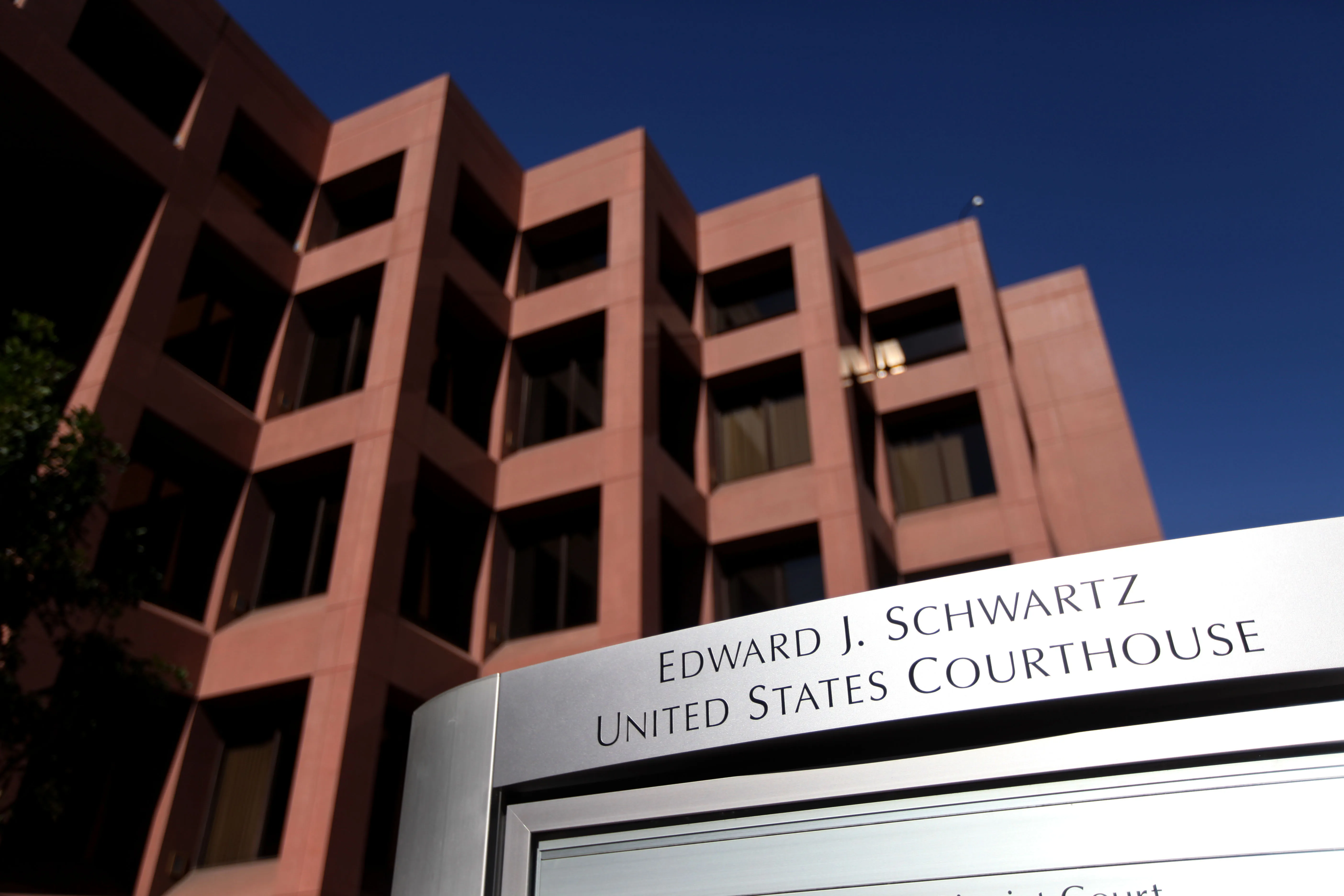 Помічниця прокурора США знайшли мертвою у федеральній будівлі після зникнення 2 Помічниця прокурора США знайшли мертвою у федеральній будівлі після зникнення 2