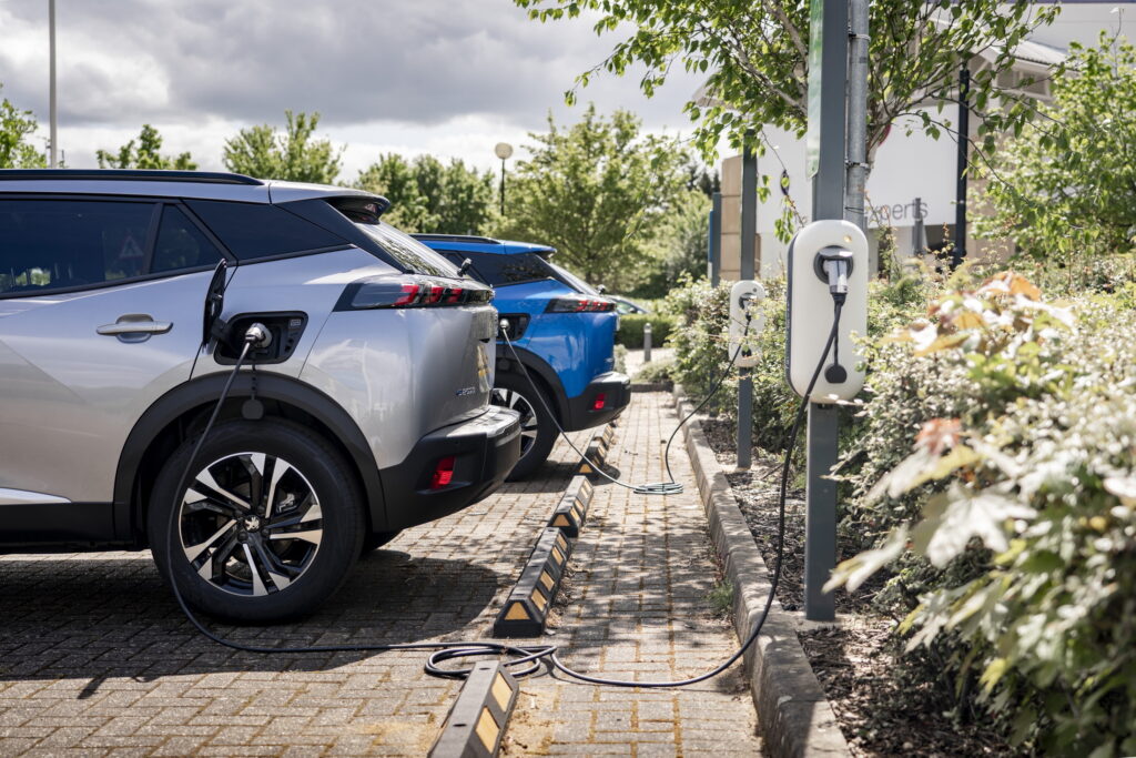 Peugeot відкладає електричний майбутній: сім нових моделей свідчать про це 2 Peugeot відкладає електричний майбутній: сім нових моделей свідчать про це 2