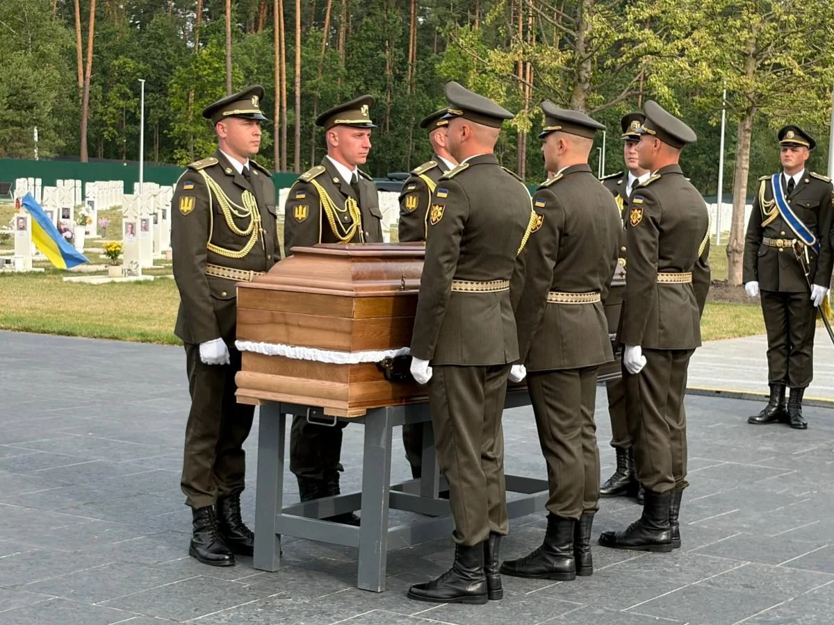 Перепоховали прах лідера ОУН Євгена Коновальця 2