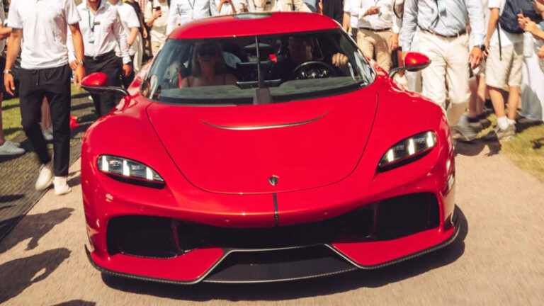 Перший Koenigsegg Gemera розбився за $3 млн невдовзі після купівлі 8