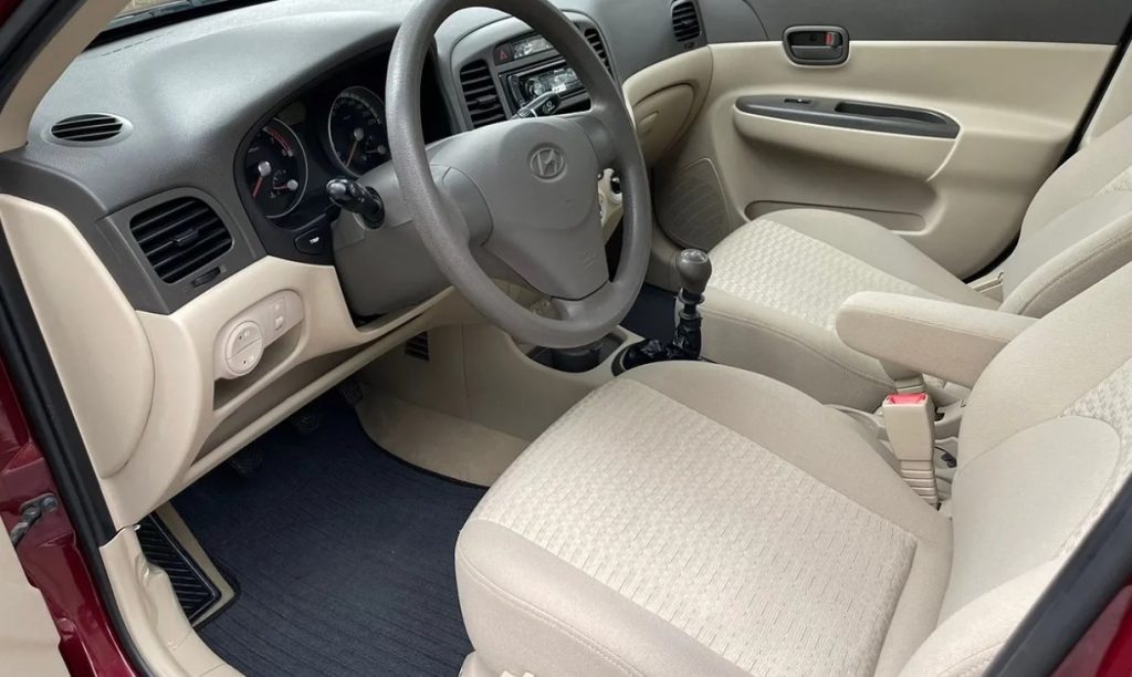Hyundai Accent 2009: майже новий автомобіль знайшли на Хмельниччині 3