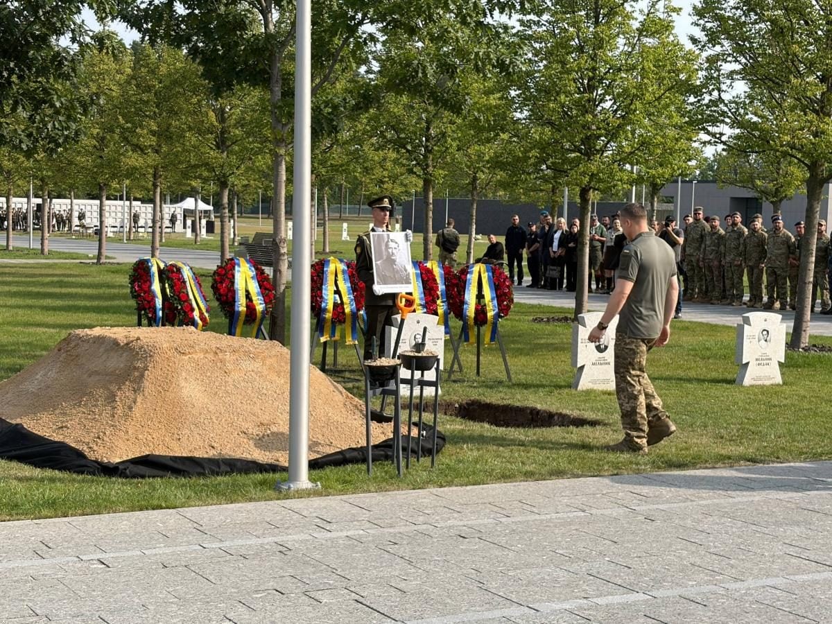 Перепоховали прах лідера ОУН Євгена Коновальця 7