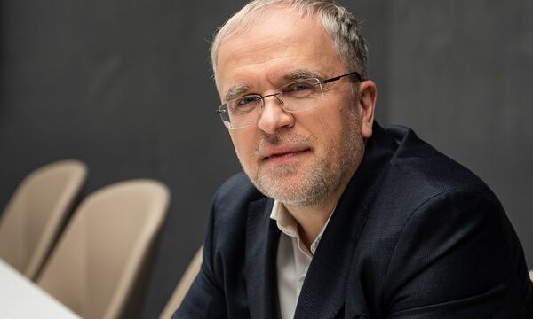 Uklon Store: Штучний Інтелект Революціонізує Доставку Квітів – Технології Майбутнього Вже Тут!
