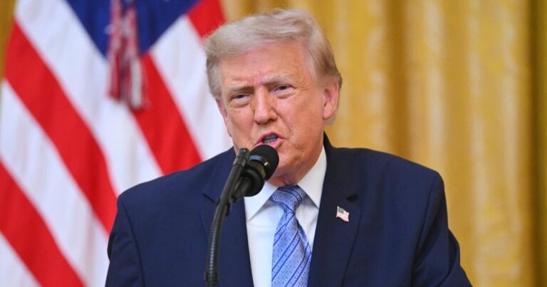 Трамп привітав українців з Днем Незалежності: Зеленський показав лист 5 Трамп привітав українців з Днем Незалежності: Зеленський показав лист 5