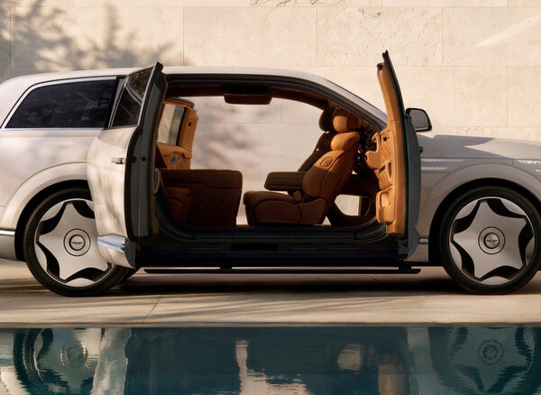 Genesis GV90: двері без стійки та підлога з підігрівом кидають виклик Rolls-Royce