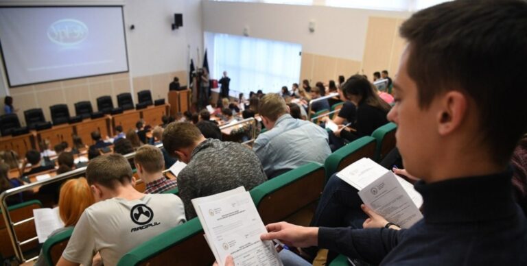 МОН закликає університети скоротити навчальний рік: студентам пропонують вчитися по суботах 12 МОН закликає університети скоротити навчальний рік: студентам пропонують вчитися по суботах 12