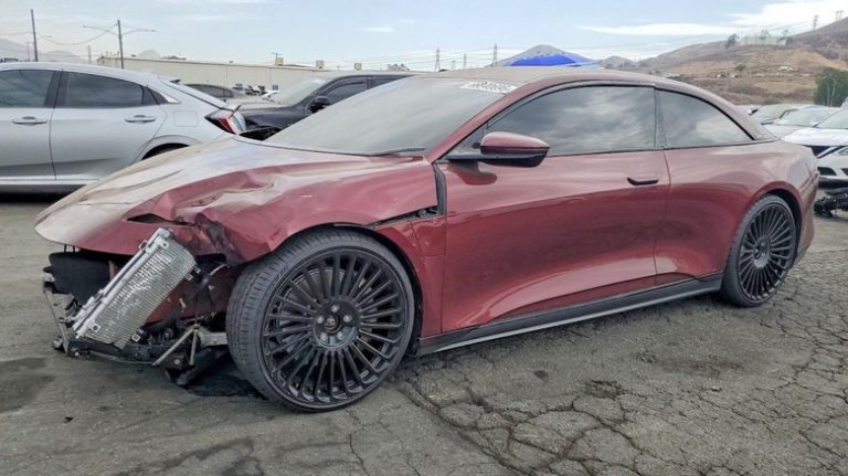 Шаку продають його унікальний Lucid Air Coupe на розбитому аукціоні 1