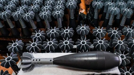 Українські зброярі забили на сполох: оборонні закупівлі під загрозою зриву