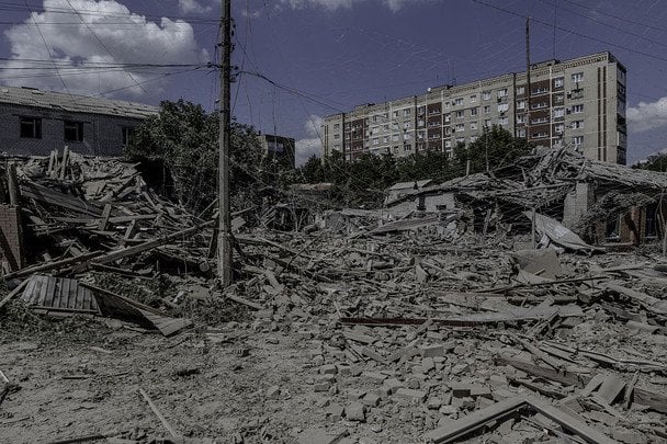 4 серпня 2026. Російські війська продовжують наступальні дії у напрямках Сіверськ — Слов’янськ та Бахмут — Слов’янськ, намагаючись дістатися ближніх підступів до міста.