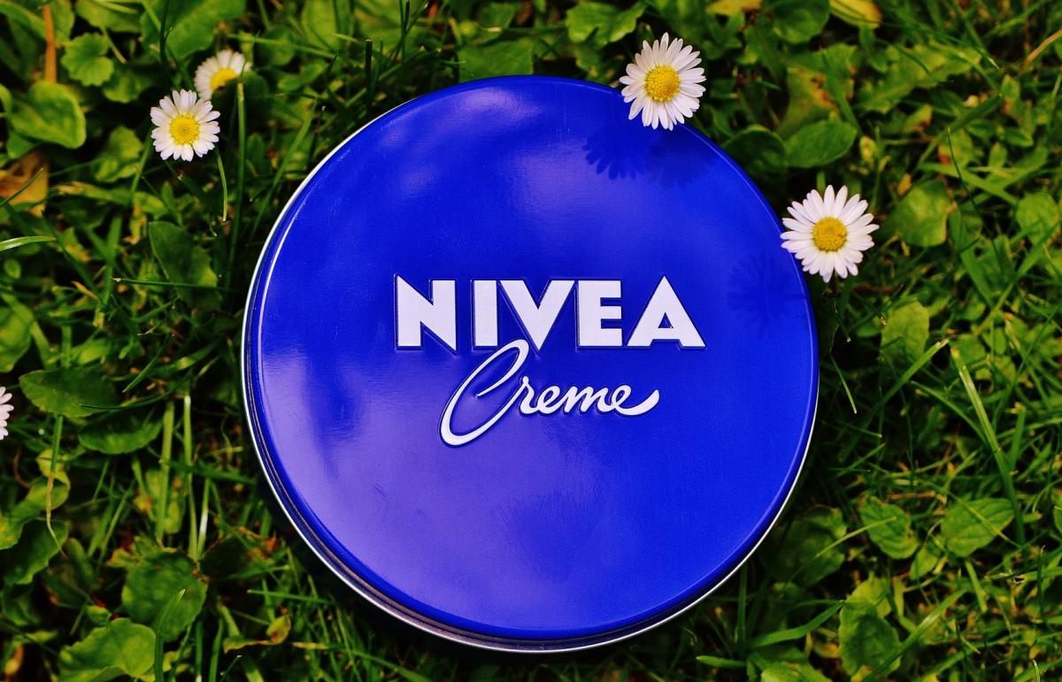 Секрети Nivea: що дерматологи радять знати про синю баночку 1