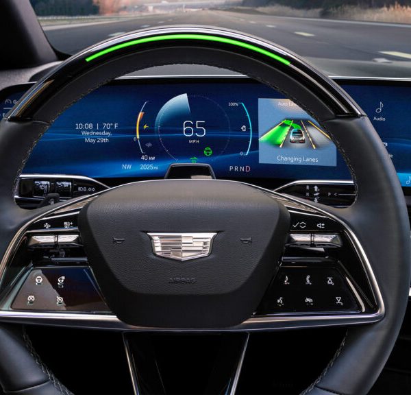 GM знову відтермінувала відмову від CarPlay та Android Auto