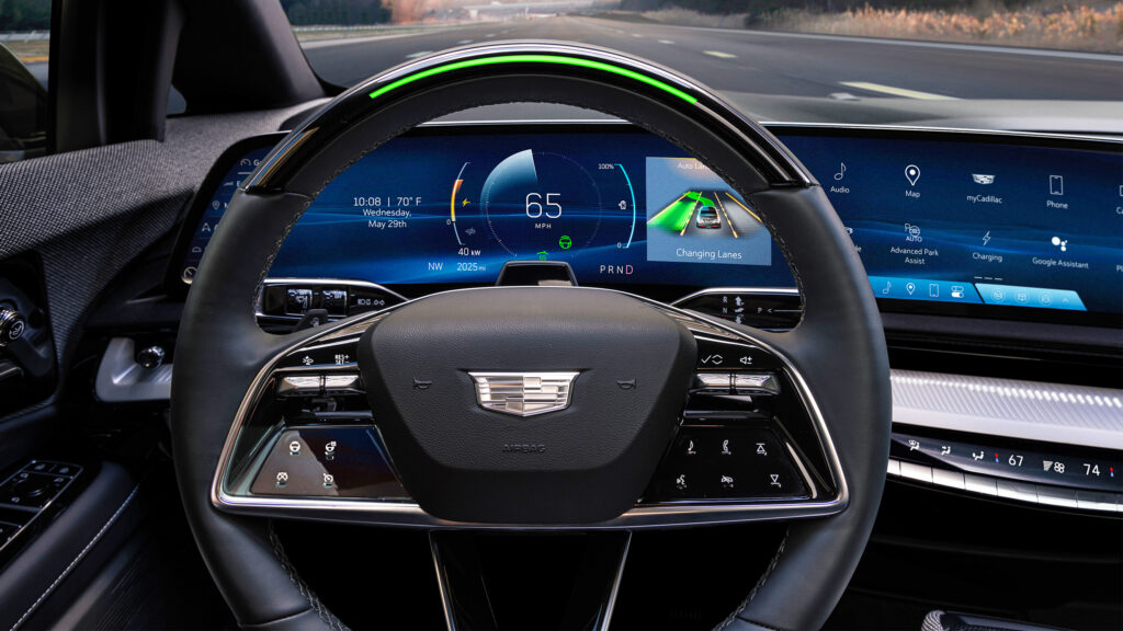 GM знову відтермінувала відмову від CarPlay та Android Auto 1