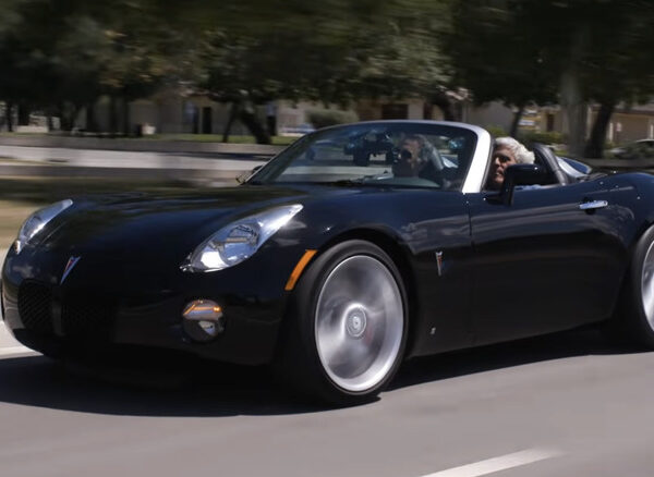 Соліс від Tesla: Pontiac з двигуном V8, що вразив Джея Лено