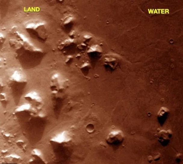 Гори Кідонії на Марсі / © NASA