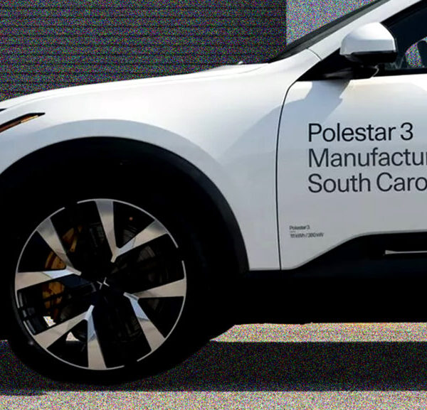 Polestar не знає, чому американці заборонили їх, а Volvo — ні